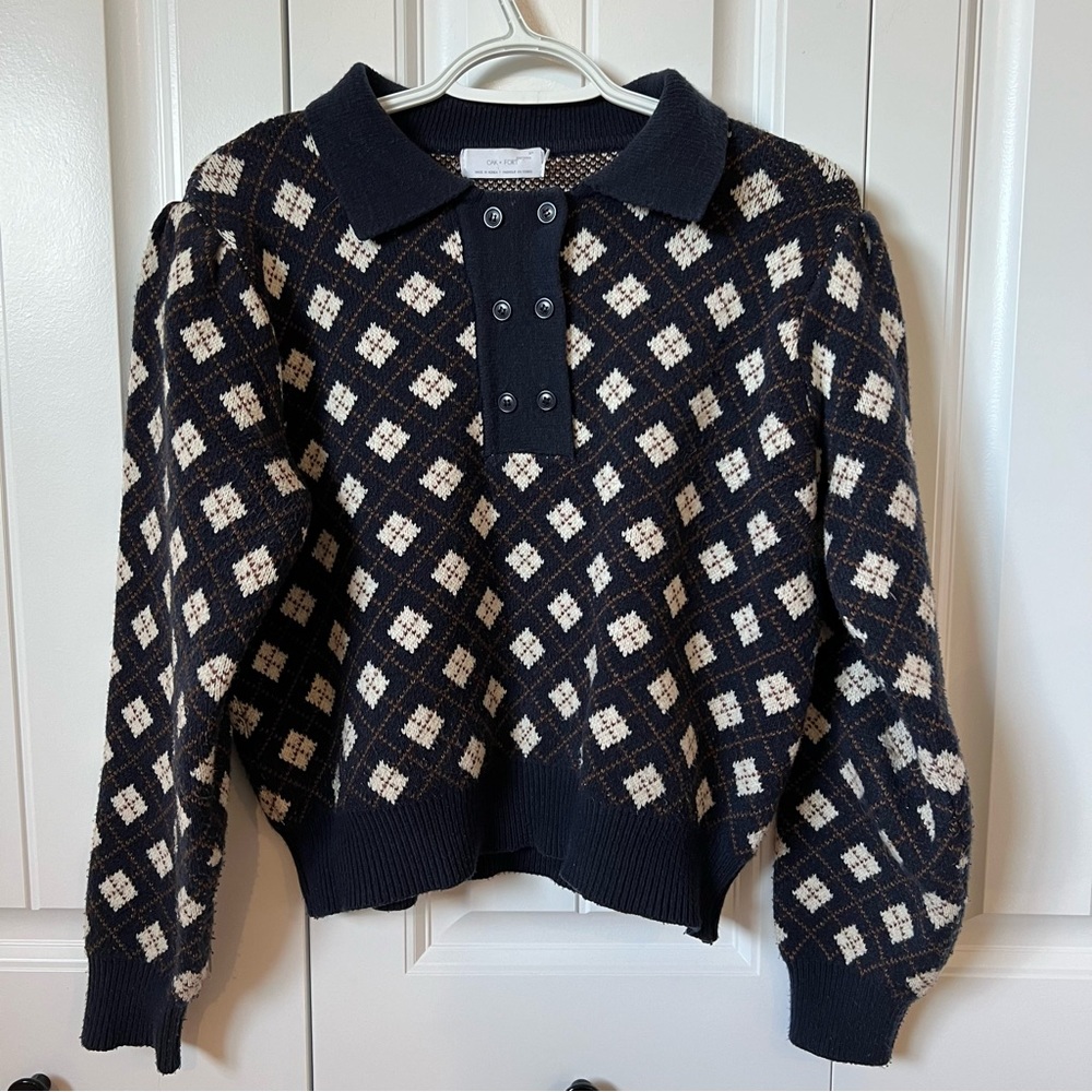 Oak + Fort Arglye Collar 3/4 Button Size Small Sweater